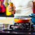 Mujer cocinando